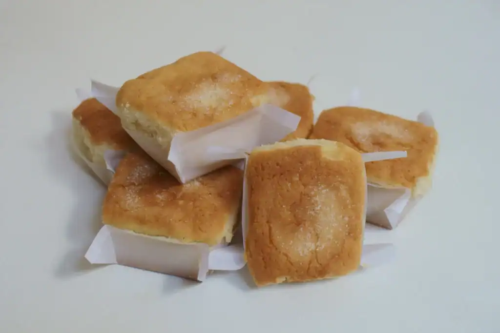 Mantecadas, uno de los dulces leoneses de los hornos tradicionales en El Ejido - barrios de León