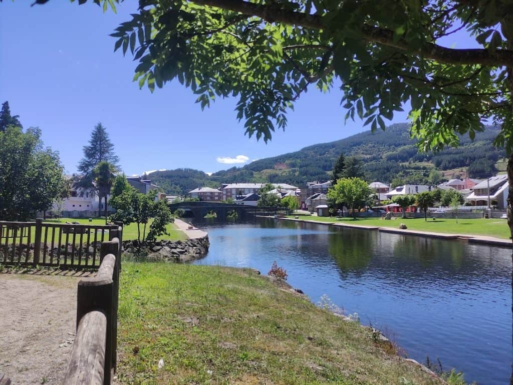Paseo fluvial - fiestas del Carmen Vega de Espinareda 2025