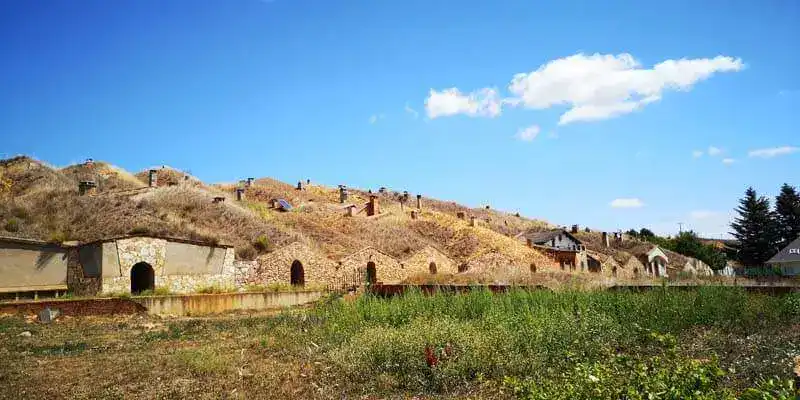 Bodegas subterráneas en Jiménez de Jamuz - pueblos bonitos cerca de La Bañeza