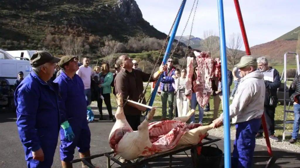 Jornadas Gastronómicas de la Matanza / Feria de Esquí en Puebla de Lillo - ferias en León noviembre 2025