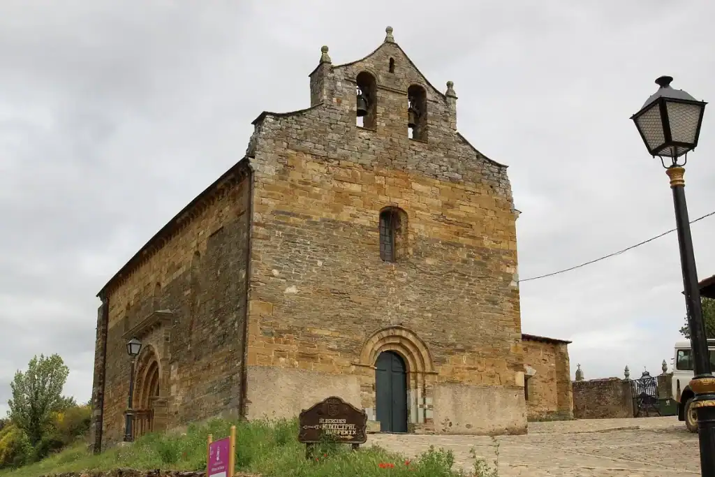 Iglesia de Santiago - qué ver en Villafranca del Bierzo