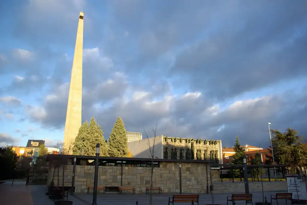 Santuario de la Virgen del Camino - etapa León a San Martín del Camino